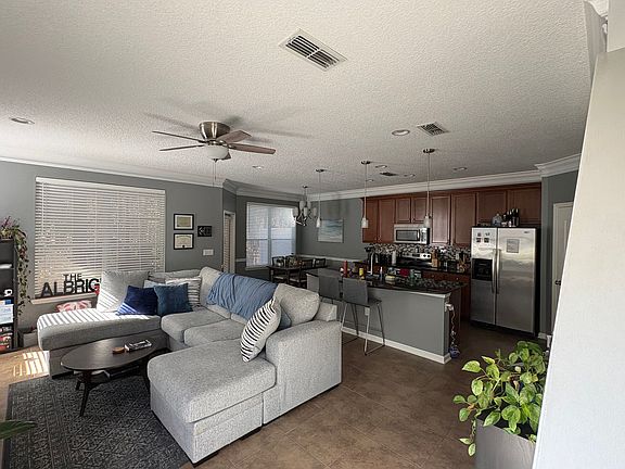 3rd image of 496 Walnut Dr