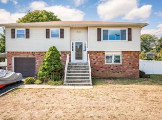 1796 Hendrickson Ct, Merrick, NY 11566
