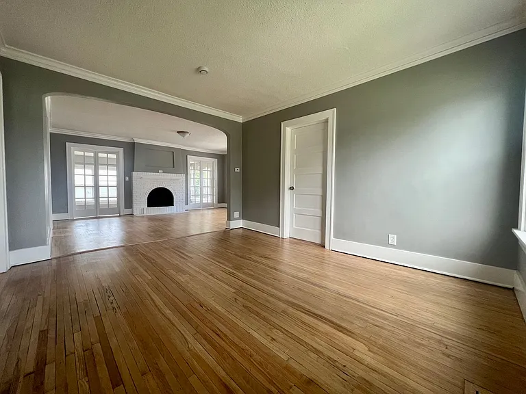 2619 Penn Ave N — Photo 3