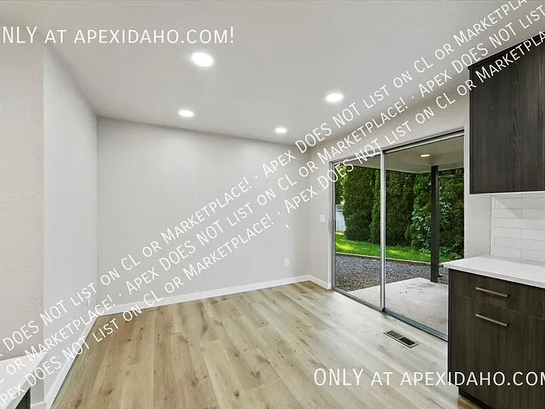 249 S Harlan Pl — Photo 15
