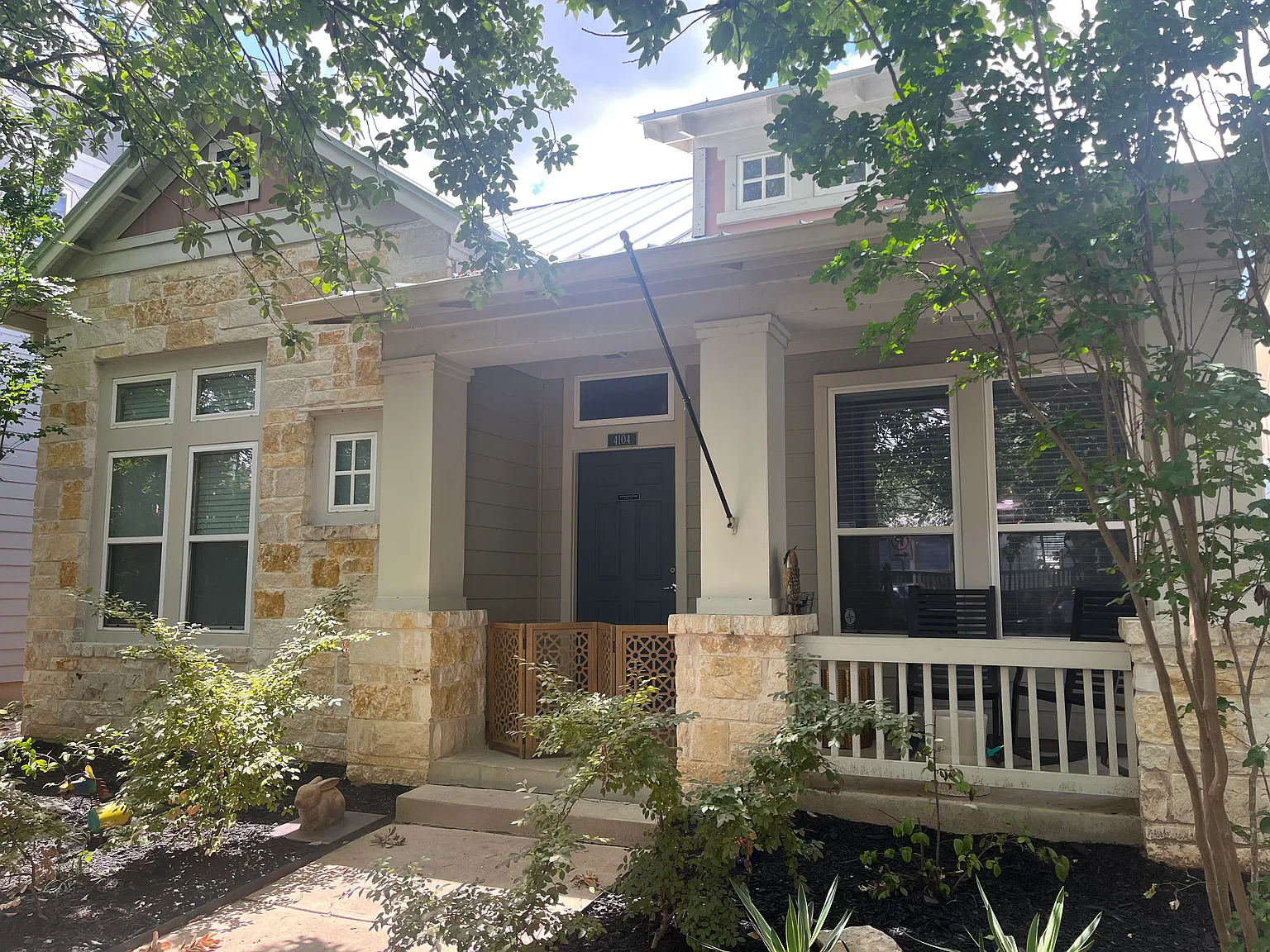 3 bed, 1422 sqft, $850 — Photo 1