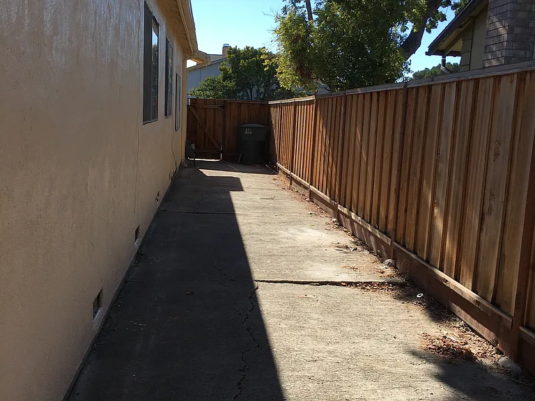481 Gemma Dr — Photo 18