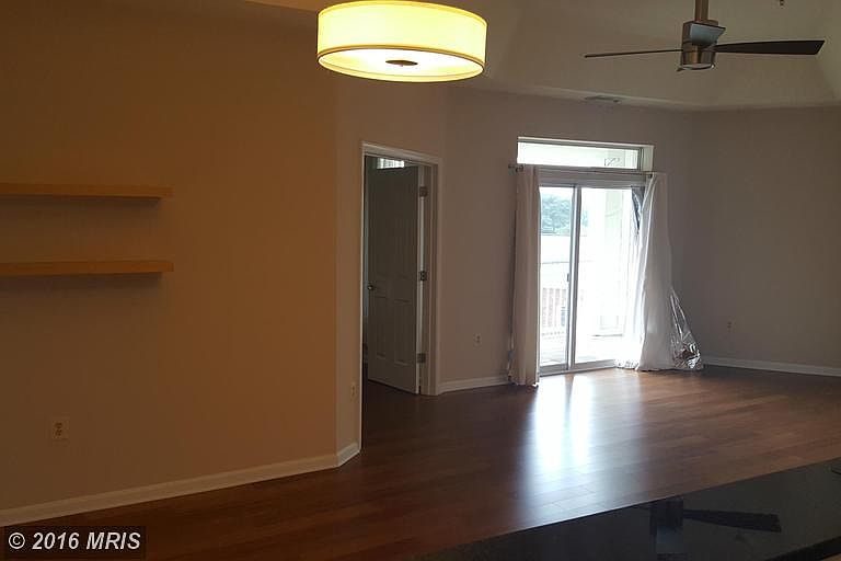 2nd image of 801 S Greenbrier St APT 409