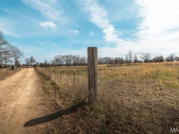 12855 Chicago Rd, Dixon, MO 65459