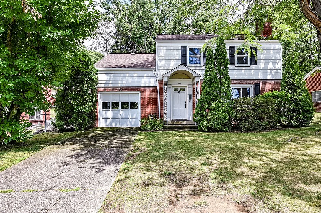 121 Kenlane St photo 1