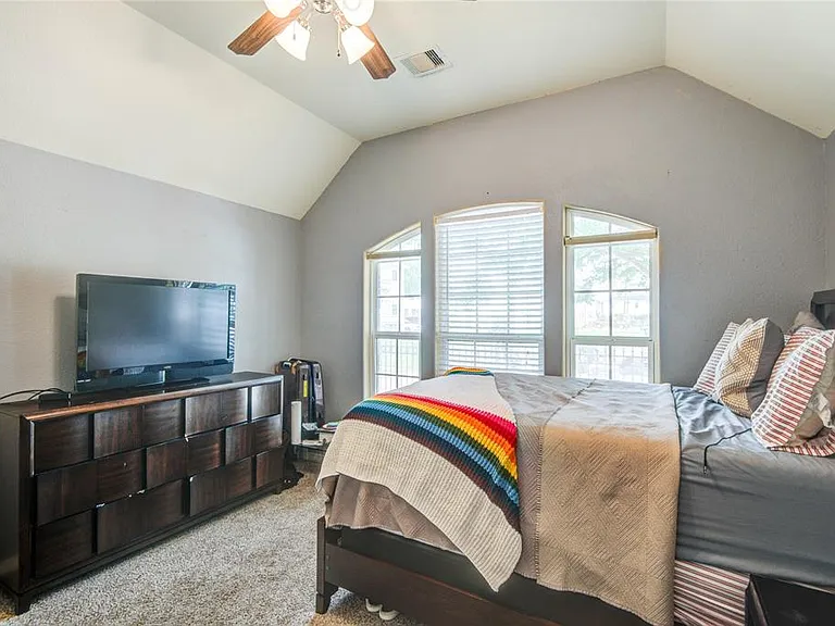 1511 Andrews St — Photo 11