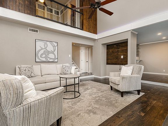 4th image of 2925 Country Place Cir