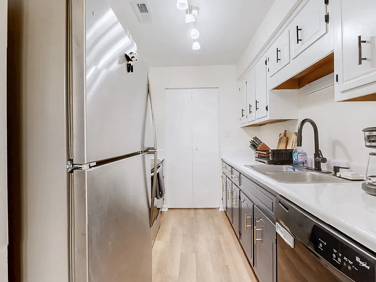 253 White Oak Rd #C — Photo 8