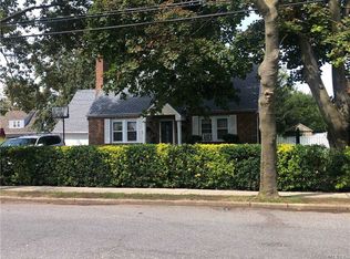 717 Henry St, Uniondale, NY