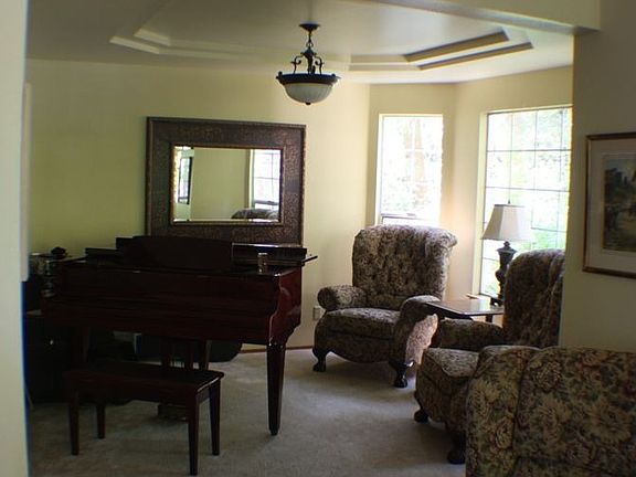 4th image of 1253 NW Harlequin Ct