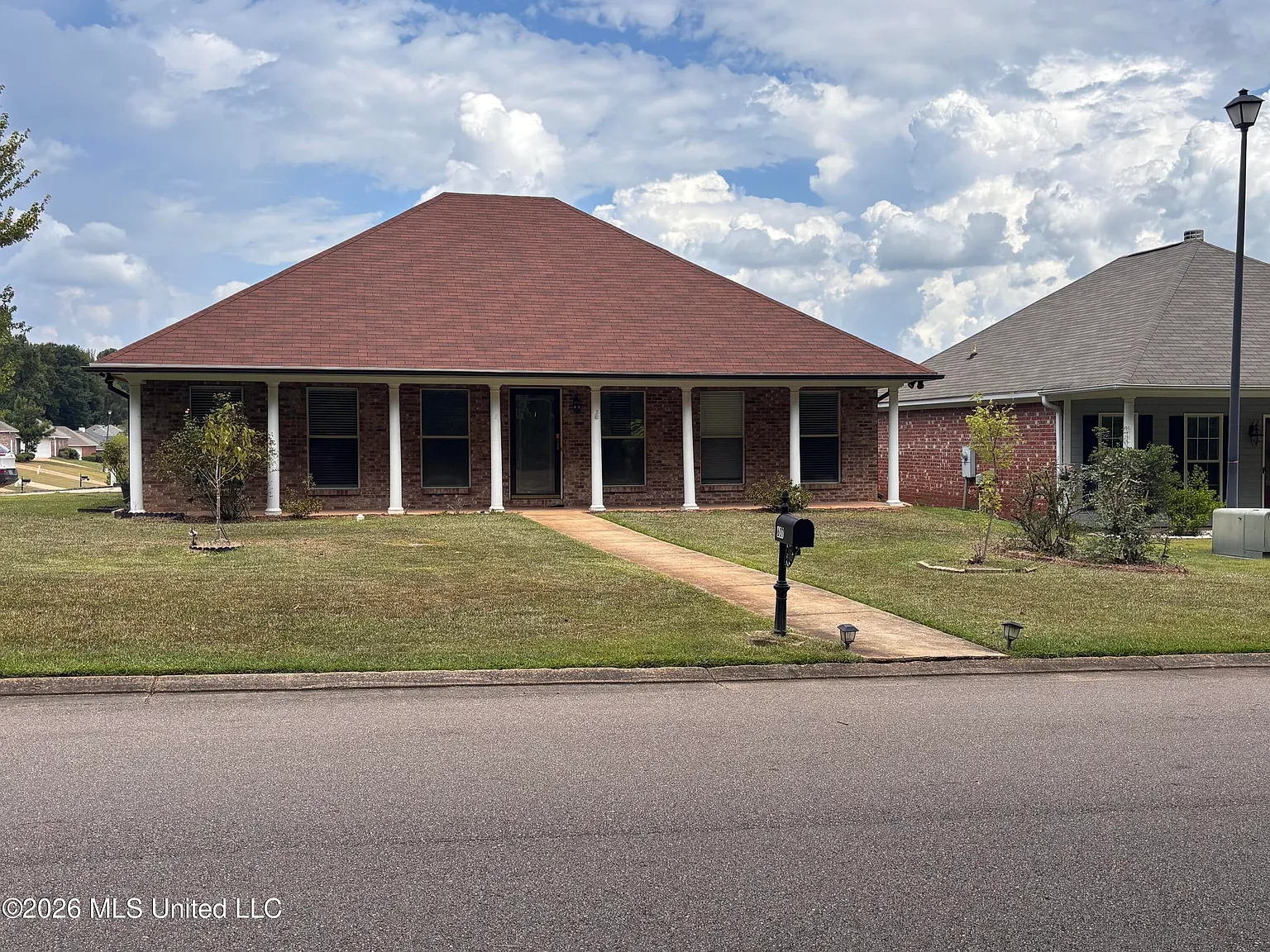 3 bed, 2.0 bath, 1560 sqft, $2,150 — Photo 1