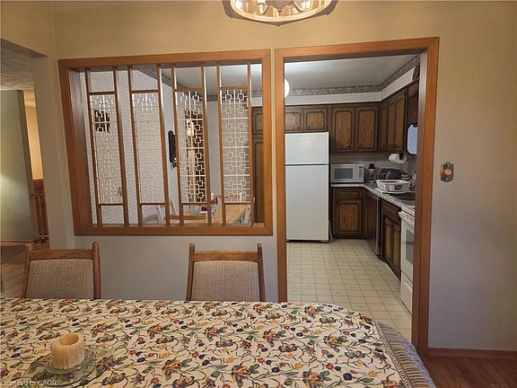 3rd image of 410 Lakeview Dr