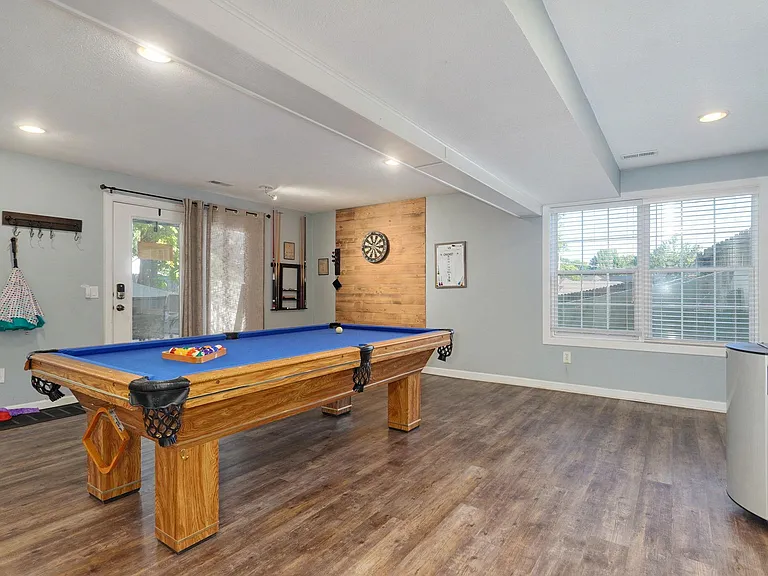 404 E Valley View Rd — Photo 29