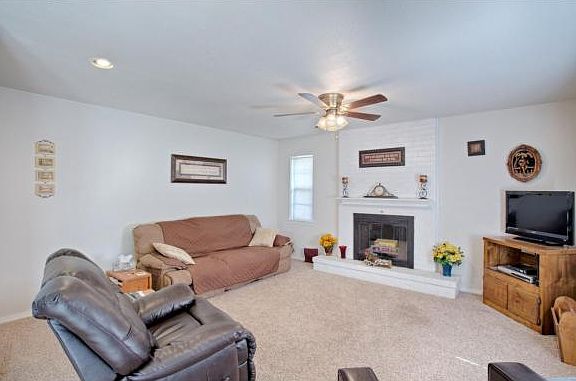 4th image of 10132 Black Oaks Dr