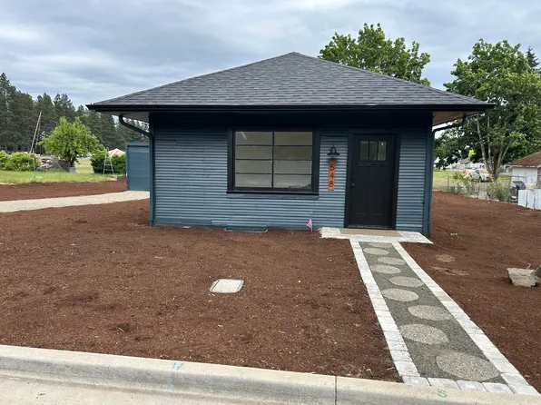 548 N Locust St, Canby, OR 97013