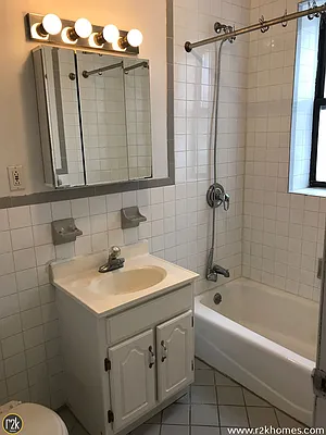 Rented by Realty 2000 Corp | media 19