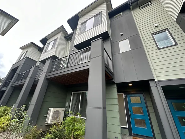 706 238th St SE #C, Bothell, WA 98021