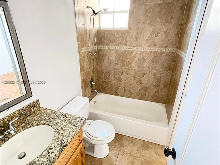 2307 Washington St #4 — Photo 21