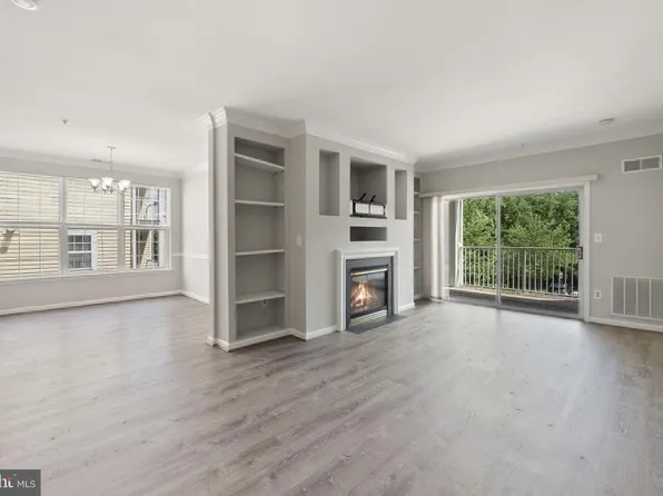 20903 Cedarpost Sq Unit 201, Ashburn, VA 20147