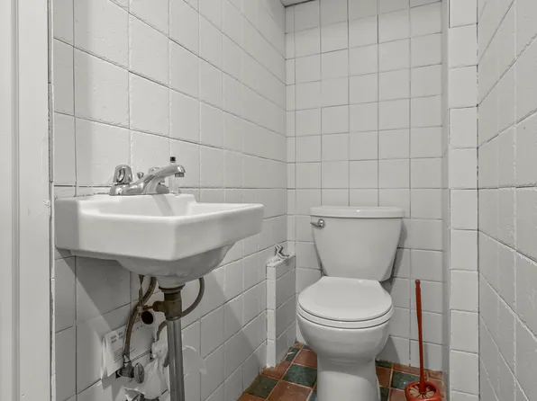 669 West Fingerboard Road image 32 of 39