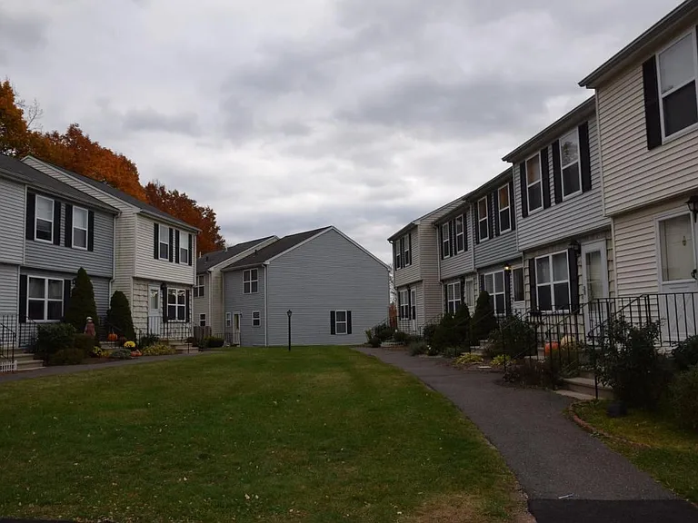 24 Meadowrue Dr #24 — Photo 21