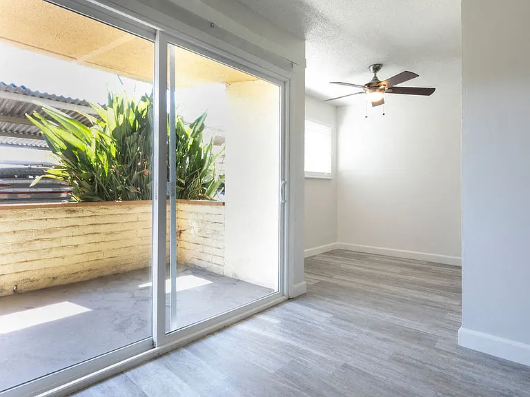 Solaris Apartments — Photo 24