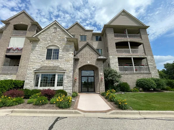 173 N Lapham St Unit 104, Oconomowoc, WI 53066