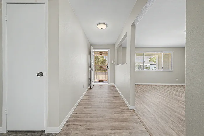 8129 W Hazelwood St — Photo 18