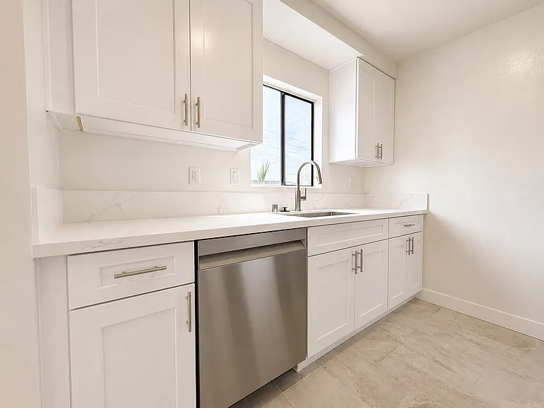 4727 Kester Ave #201 — Photo 6