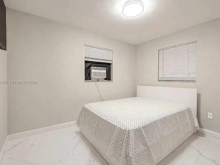 1600 N 68th Ave — Photo 22