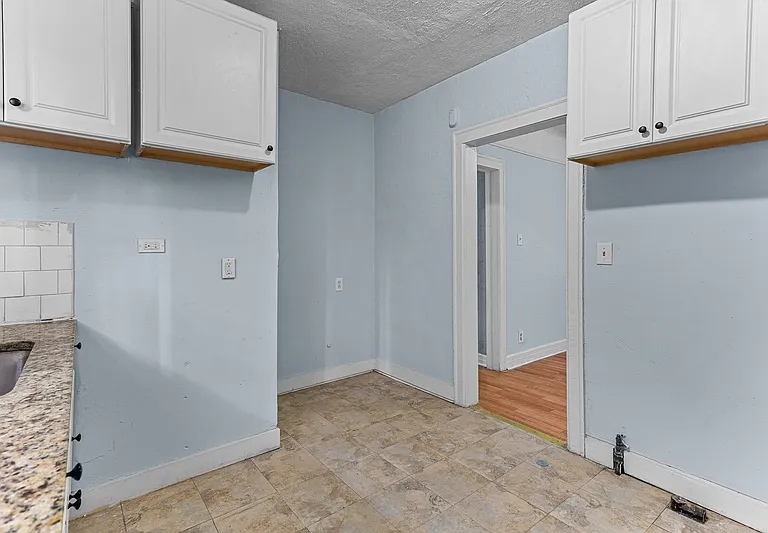 14814 Sussex St #1 — Photo 10