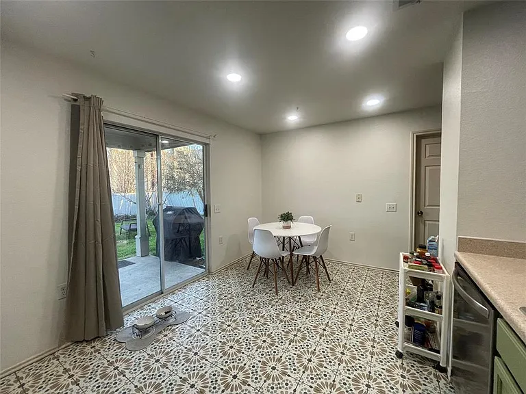 1513 Coriander Dr — Photo 8