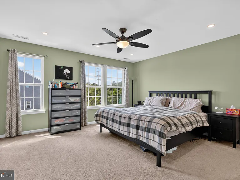 1551 Emily Ct — Photo 19