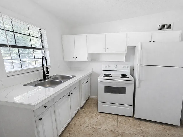 2648 Dellwood Ave #2 — Photo 3