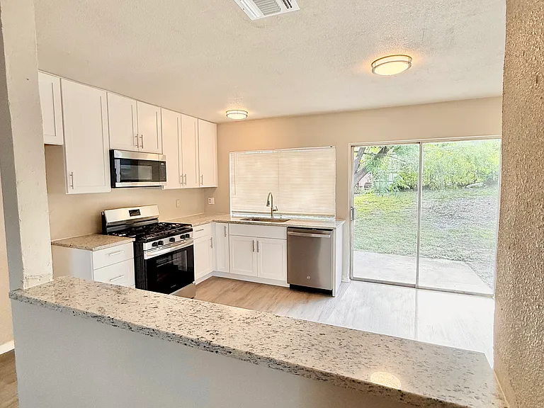 8535 Standing Rock St — Photo 11