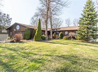 20949 Storrs Rd, Sackets Harbor, NY