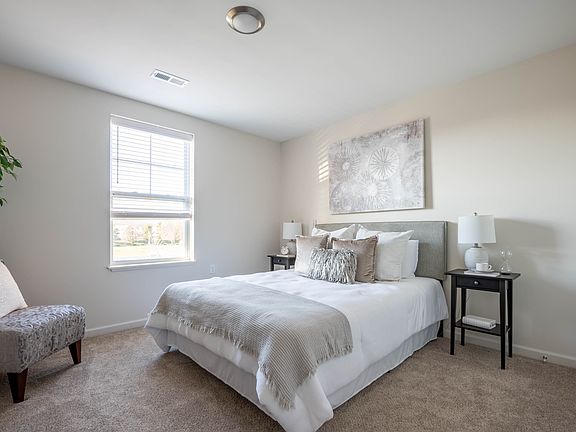 4th image of 7357 N Gateway Crossing Blvd #101