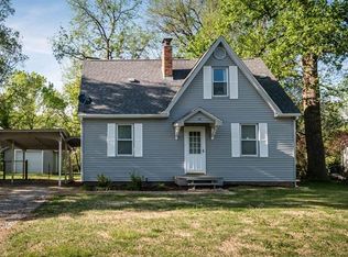 16 Sunset Dr, Millstadt, IL
