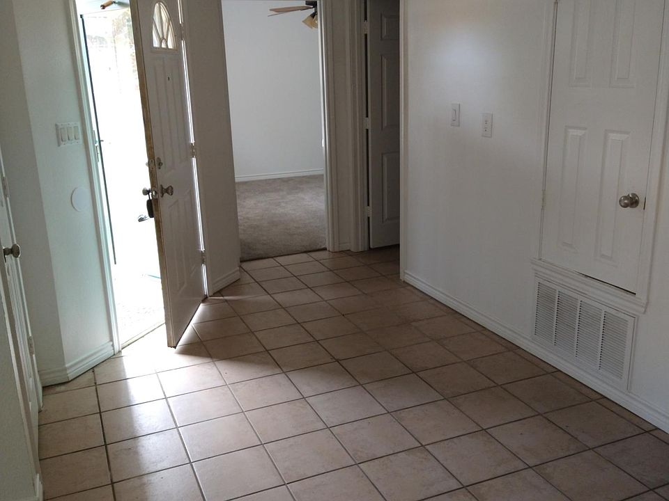 1st image of 904A Andrews St #904A