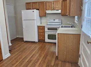 8 Haigh Ave, Niantic, CT 06357