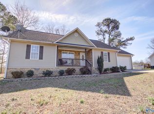 142 Denham Creek Dr, Fyffe, AL 35971