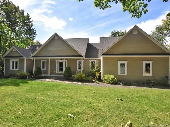 48 Lee Dr, Kingsclear, NB E3E 2L2