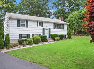 9 Cobblers Ct, Norwalk, CT 06851