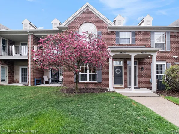29720 Heritage Pkwy, Warren, MI 48092