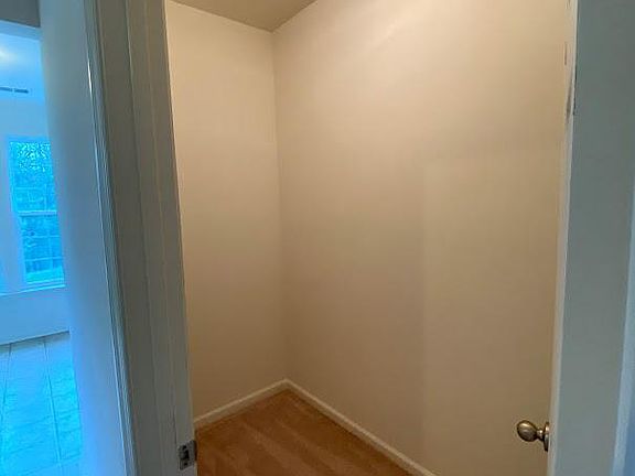 5th image of 120 Woodman Ct