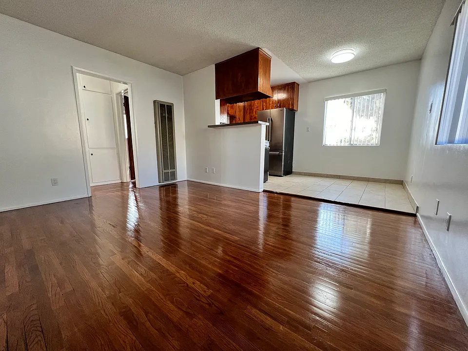 Living Room -b