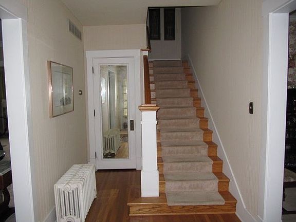 2nd image of 300 Crescent Blvd