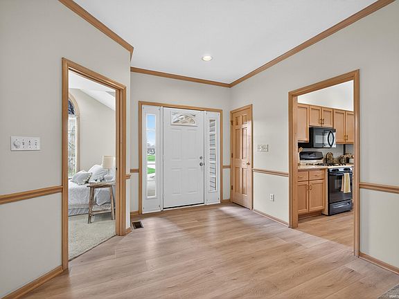 3rd image of 5334 Sable Ln