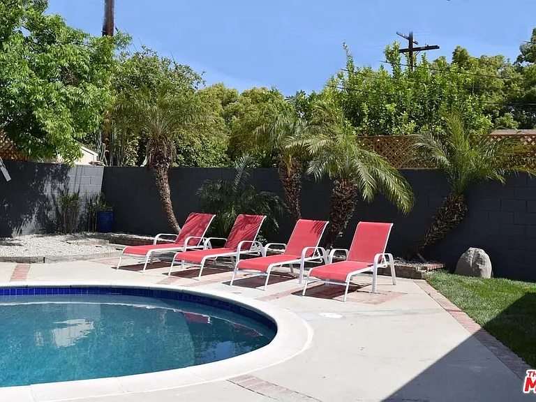6838 Bertrand Ave — Photo 1