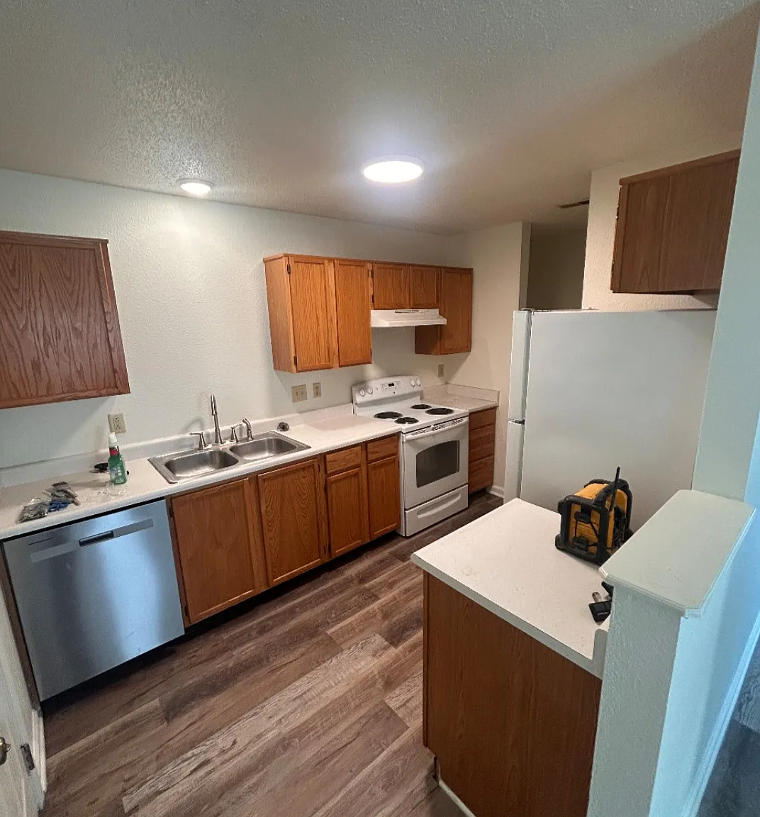 2 bed, 925 sqft, $1,300 — Photo 3